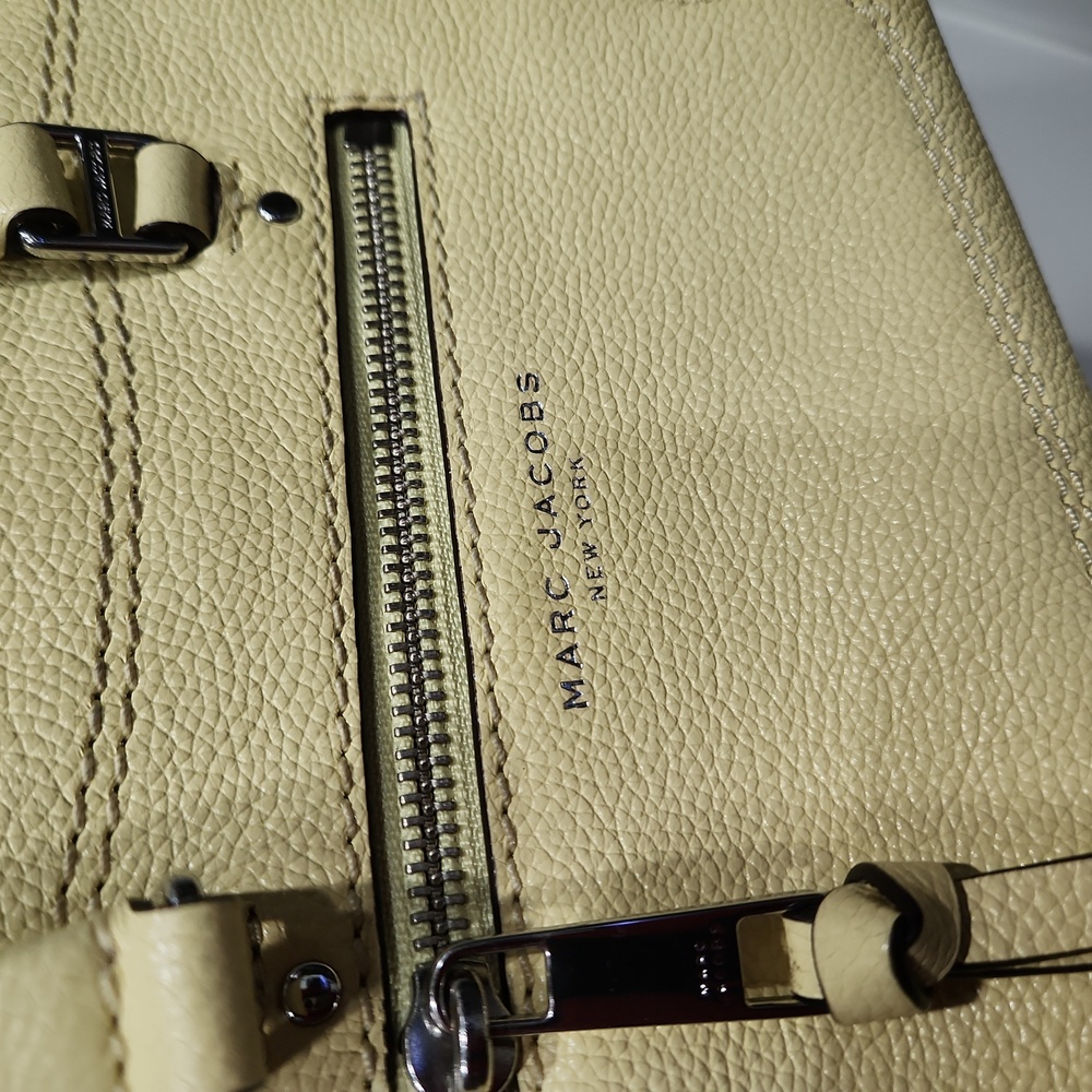 Marc Jacobs French Vanilla Crossbody/ Satchel Cruiser Bag - Picture 4 of 12